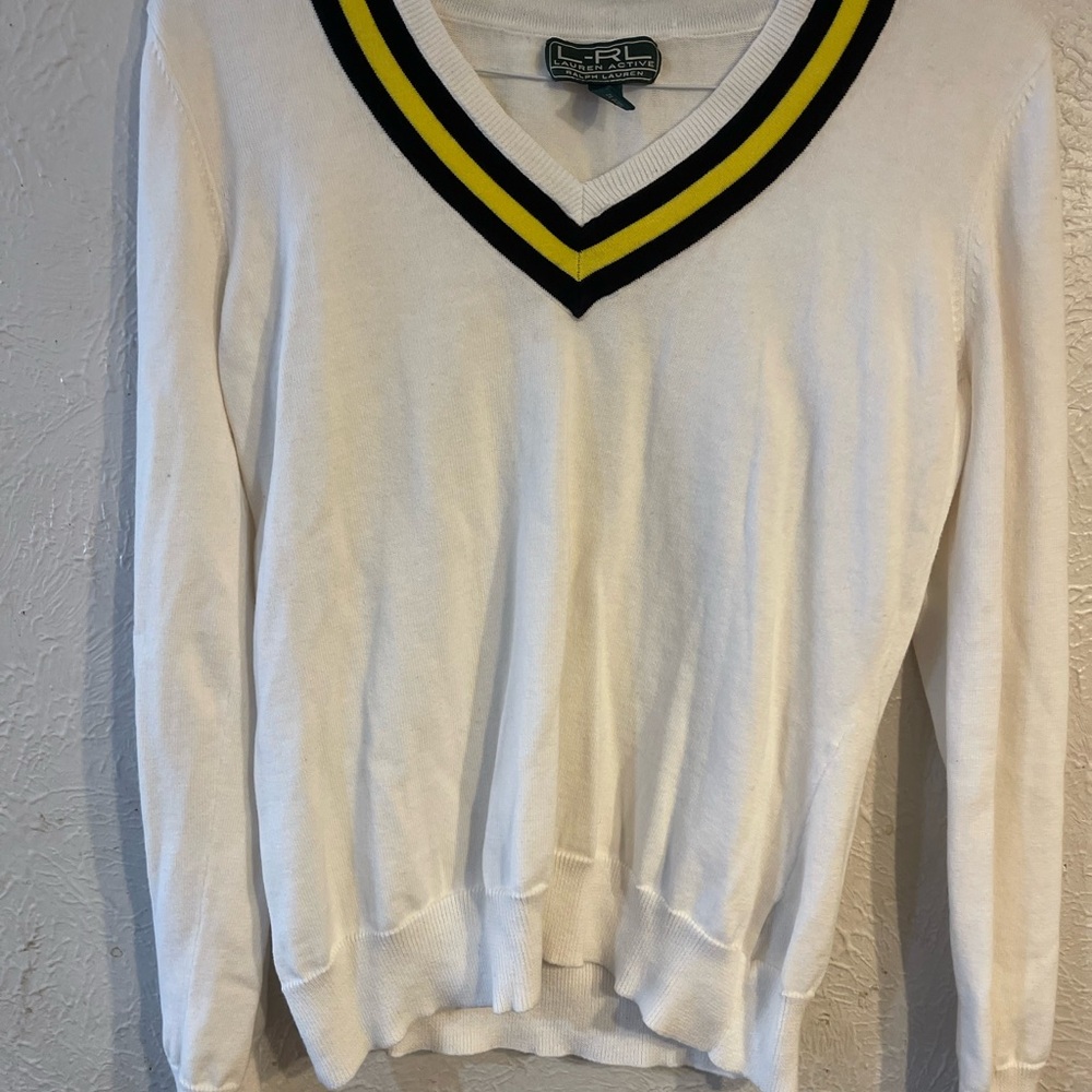 Vintage Ralph Lauren Women's V-Neck
Cable Knit Tennis Sweater Size